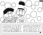 Ernie a Bert s originálním anglickým logem Sesame Street. Sezame, otevři se, slavný televizní vzdělávací Serie dosáhl 50 ročních období. Protagonisté jsou známá loutky, Muppets, vznik Jima Hensona v roce 1969.